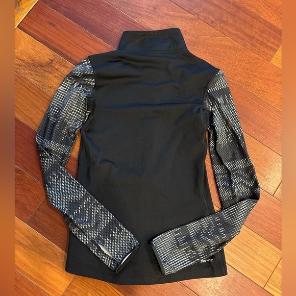 Nike Pro Dri-FIT Black Jacket - Picture 3 of 3